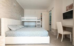 Casa Gemma, 50 mt to the beach in Costa rei, Sardinia